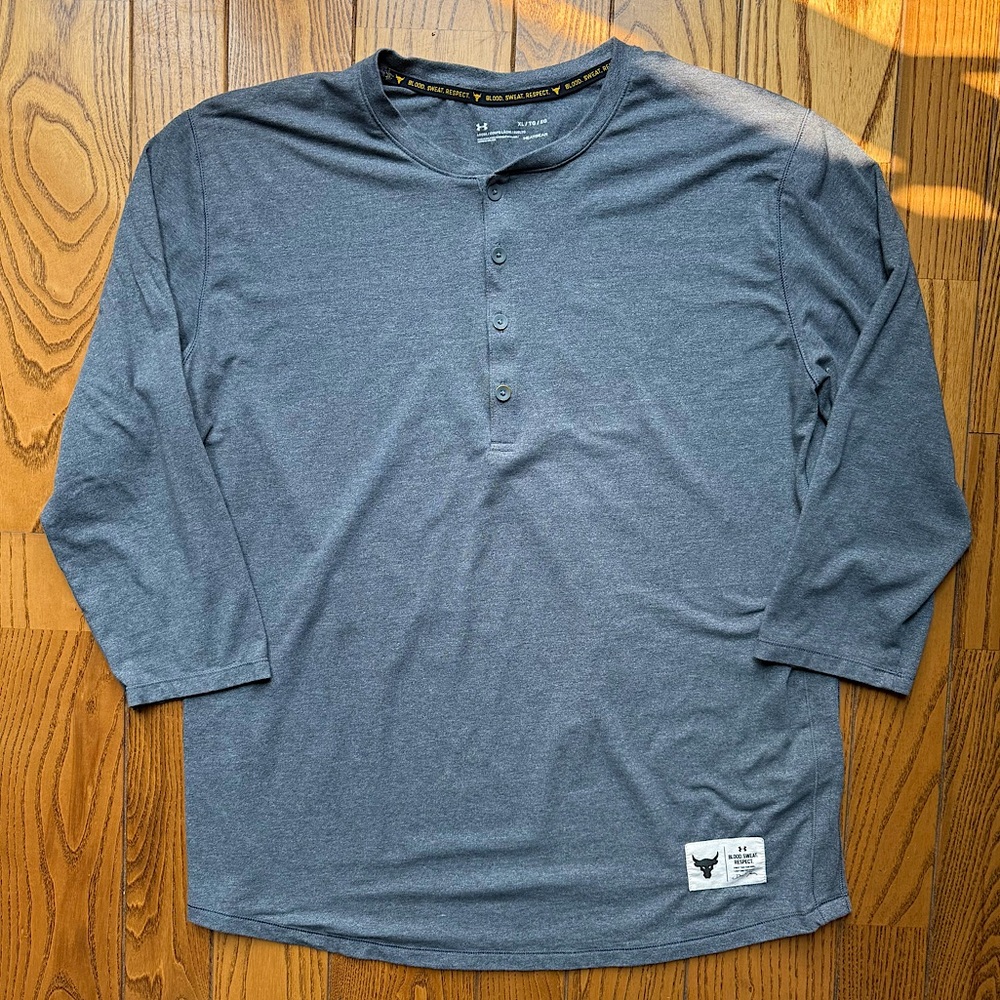 Project Rock Henley Like New Men’s XL